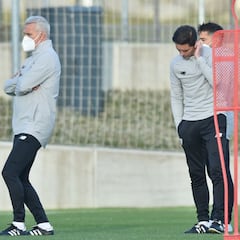 Marcelino: "Estoy dolido, pero vencido, nunca"