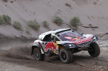 Undécima etapa entre Belén, Fiambalá y Chilecito. El piloto español Carlos Sainz con Peugeot.