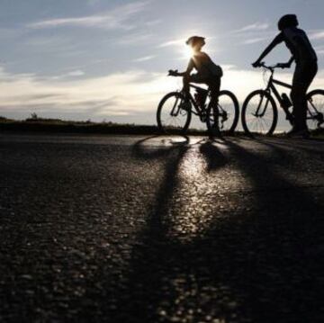 En las fechas de fin de año, Nayro pone su cuota con este mensaje: "Un saludo a los padres q eligieron una bici para sus hij@s. A quienes dan buen ejemplo con sus actos. ¡Feliz Navidad!"