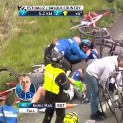 Tremenda caída de Enric Mas, Geraint Thomas y Alaphilippe