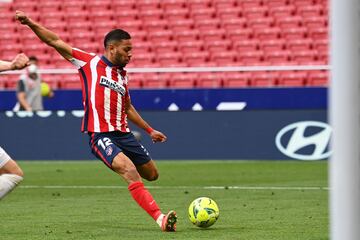 Renan Lodi marca el 1-1.