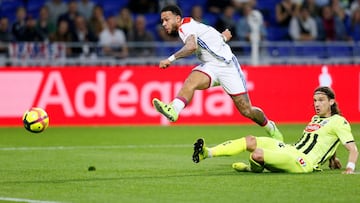 Terrier y Depay afianzan la tercera plaza para el Lyon