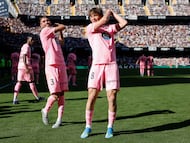 Mingueza y Fer López celebran el gol de este último en Mestalla ante el Valencia