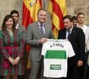 Alberto Fabra recibe al Elche para felicitarle por su ascenso