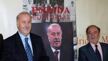 <b>BIOGRAFÍA. </b>Cañamero, Del Bosque y Antolín, en la presentación.