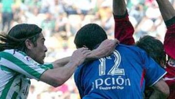 <B>PROBLEMAS.</B> El Betis sigue cerca de los puestos de descenso, mientras que el Getafe mantiene vivo el sueño de la UEFA.