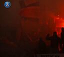 Con banderas y bengalas, PSG motiva a sus hinchas