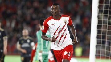 Umar Sadiq, celebrando su gol a la Ponferradina.