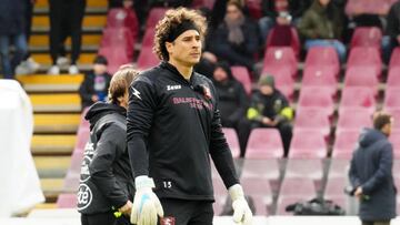 Guillermo Ochoa, portero del Salernitana