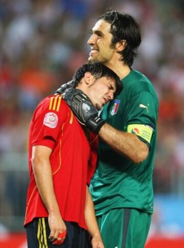 Gianluigi Buffon tuvo que verse las caras con España en la Eurocopa de 2008 y La Roja se convirtió en su bestia negra. Tras unos penaltis de infarto España venció a Italia en los cuartos de final.