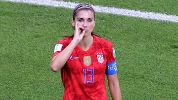 Por medio de su cuenta de Twitter, Alex Morgan, dos veces campeona del mundo con USWNT, revel&oacute; que ella y su familia se contagiaron de covid-19. 