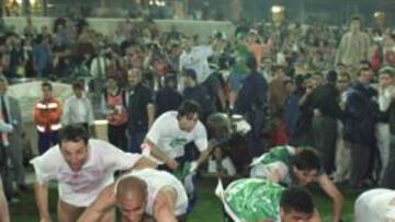 <b>EL ÚLTIMO, POR AHORA. </b>El 19 de mayo de 2002 el racinguismo celebró ante el Atlético su 12º ascenso.