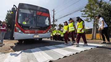 Volvo Chile y RBU Santiago junto a Conaset impulsan la educación vial con nueva edición del programa “Para, Mira y Saluda”