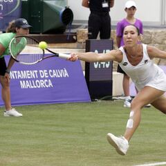 Jankovic sufre ante Mertens pero se mete en los cuartos