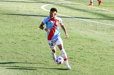 El joven chileno que suma confianza en Argentina: “Ojalá llegue una nominación de la Roja″