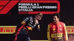 Verstappen y Sainz en el podio de Italia.
