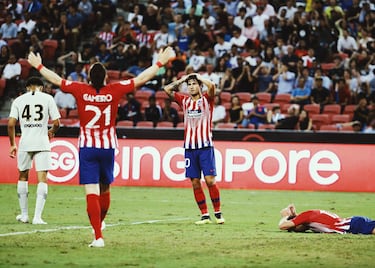 El centrocampista, hijo del exportero Roberto Olabe, también debuta en 2016 contra el Guijuelo en Copa y tras ser uno de los jugadores más destacados del Atleti B y jugar cedido en el Extremadura, se incorpora al Eibar. El equipo armero le cedió al Albacete, Extremadura, y al Tondela portugués. Tras acabar su vinculación con el club vasco, pasó por las filas del Alcorcón, Deportivo de la Coruña, Ibiza y actualmente juega en el Turan-Tovuz de la primera división de Azerbaiyán. 