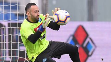 David Ospina durante el calentamiento del Napoli antes de enfrentar a Sassuolo por Serie A.