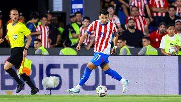 Ángel Romero, delantero de Paraguay, prevé un duro partido contra Colombia.