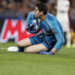 Courtois apaga el debate en la portería con cinco paradas