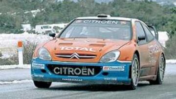 <b>A LOS MANDOS. </b>Daniel Sordo ya ha probado en Montecarlo el Citroën Xsara que utilizará en algunas pruebas de esta temporada en el Mundial WRC.