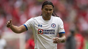 Foto de acción durante el partido Toluca vs Cruz Azul correspondiente a la jornada 4 de la Liga Bancomer MX Torneo Clausura 2018, en el Estadio Nemesio Diez. En la foto: Carlos Peña.
