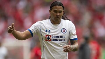 Foto de acci&oacute;n durante el partido Toluca vs Cruz Azul correspondiente a la jornada 4 de la Liga Bancomer MX Torneo Clausura 2018, en el Estadio Nemesio Diez. En la foto: Carlos Pe&ntilde;a.