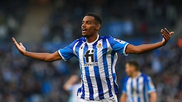 Real Sociedad's Swedish forward Alexander Isak celebrates scoring his team's first goal during the Spanish league football match between Real Sociedad and Villarreal CF at the Anoeta stadium in San Sebastian on December 18, 2021. (Photo by ANDER GILLENEA / AFP)