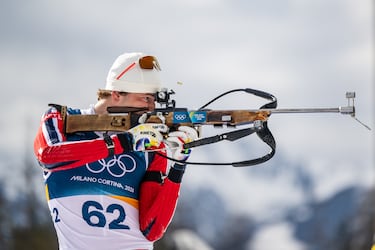 La actuación de Sturla Holm Lægreid en los Juegos Olímpicos de Milano-Cortina 2026 fue excepcional en lo deportivo, consolidándose como uno de los pilares del éxito de Noruega al conseguir un total de 5 medallas (3 medallas de plata y 2 de bronce). Respecto al metal de plata, lo consiguió en las pruebas de 15 km Salida en Masa, 12,5 km Persecución y Relevos Masculinos 4 x 7,5 km. Las de bronce vinieron en 20 km Individual y 10 km Esprint.