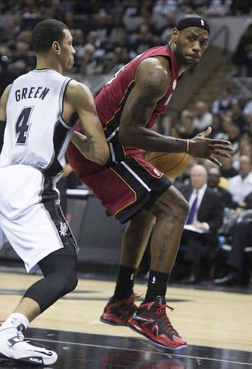 Las zapatillas de LeBron en las otras NBA Finals