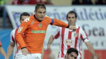 El Atlético resucita a los rivales más necesitados