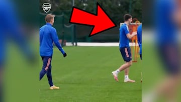 Un compañero alucina con el primer truco con el balón de Odegaard en el Arsenal