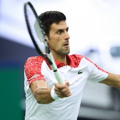 Djokovic vapulea a Zverev, pasa a la final y ya es número dos