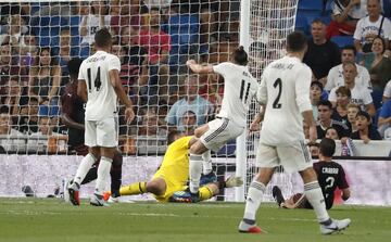 Bale (centre) puts Real back in front on the stroke of half time.