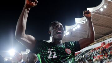 Akor Adams, tras marcarle a Mozambique.