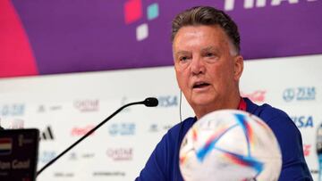 Louis van Gaal, entrenador de la Selección de Holanda, durante la conferencia de prensa antes de enfrentar a Estados Unidos en Qatar 2022.