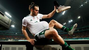 FILE PHOTO: Football Soccer - China v Wales - China Cup Semi-Finals - Guangxi Sports Center, Nanning, China - March 22, 2018. Wales Gareth Bale of Wales leaves after the match. REUTERS/Stringer ATTENTION EDITORS - THIS IMAGE WAS PROVIDED BY A THIRD PARTY. CHINA OUT./File Photo