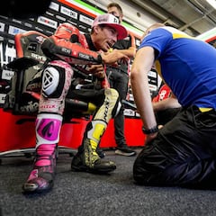 Aleix carga contra los comisarios por Márquez