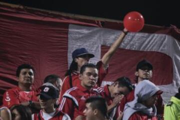Fiesta, fútbol y goles fueron los ingredientes que se mezclaron en el estadio de Techo. 5 mil personas vieron la victoria de América 2-0 sobre Bogotá F.C.