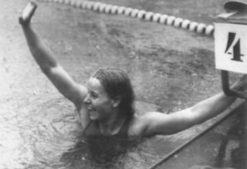 Consiguió otros cuatro triunfos en los europeos de Viena de 1974 (100 libres, 200 libres, 4x100 libres y 4x100 estilos).