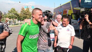 Macnelly aclamado en el regreso al estadio de Colo Colo