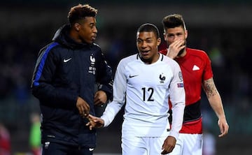 Speaking to Antena 3, Luis Fernández also gave his thoughts on starlet Kylian Mbappé (centre).