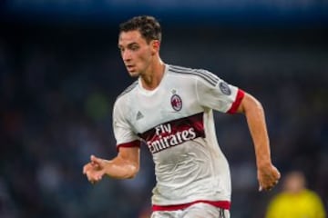 De Sciglio es lateral por ambas bandas, tiene 23 años y es permanente nominado a la 'azzurri'.