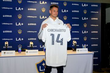 Uno de los 'bombazos' más significativos de los últimos años en la MLS. El mexicano de 31 años puso fin a un carrera de 10 años en Europa para aterrizar en el LA Galaxy, donde intentará llenar los zapatos de Zlatan Ibrahimovic.