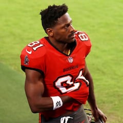 Presencia de Antonio Brown en el campeonato de la NFC es una incógnita