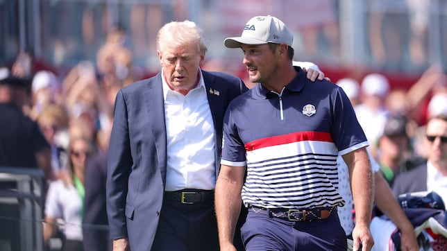 Trump pasa revista en la Ryder