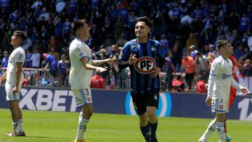 Futbol, Huachipato vs Universidad de Chile.
Vigesimonovena fecha, campeonato Nacional 2022.
El jugador de Huachipato Javier Altamirano, centro, celebra su gol contra Universidad de Chile durante el partido de primera division disputado en el estadio CAP de Talcahuano, Chile.
29/10/2022
Eduardo Fortes/Photosport
Football, Huachipato vs Universidad de Chile.
29th date, 2022 National Championship.
Huachipato’s player Javier Altamirano, center, celebrates after scoring against Universidad de Chile’s during the first division match held at the CAP stadium in Talcahuano, Chile.
29/10/2022
Eduardo Fortes/Photosport