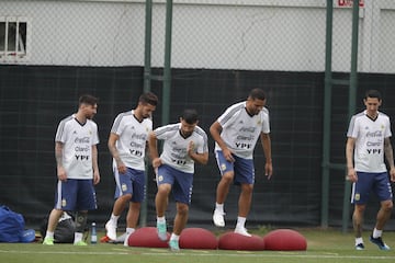 Barcelona 05 Junio 2018, Espaa
Entrenamiento de la Seleccion Argentina en el predio del Barcelona, Joan Gamper.
SERGIO AGUERO Y GABRIEL MERCADO
Foto Ortiz Gustavo
