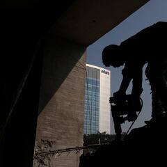 Good news for some New York workers: 2,600 employees to get salary raises up to $13,500 starting today