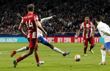 Luis Suárez marcó el 0-3 poco antes de llegar al descanso.